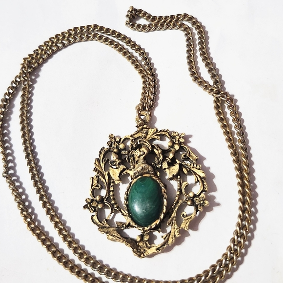 Vtg Unsigned ART Arther Pepper Knight Filigree Green Cabochon Pendant Necklace - Picture 4 of 7